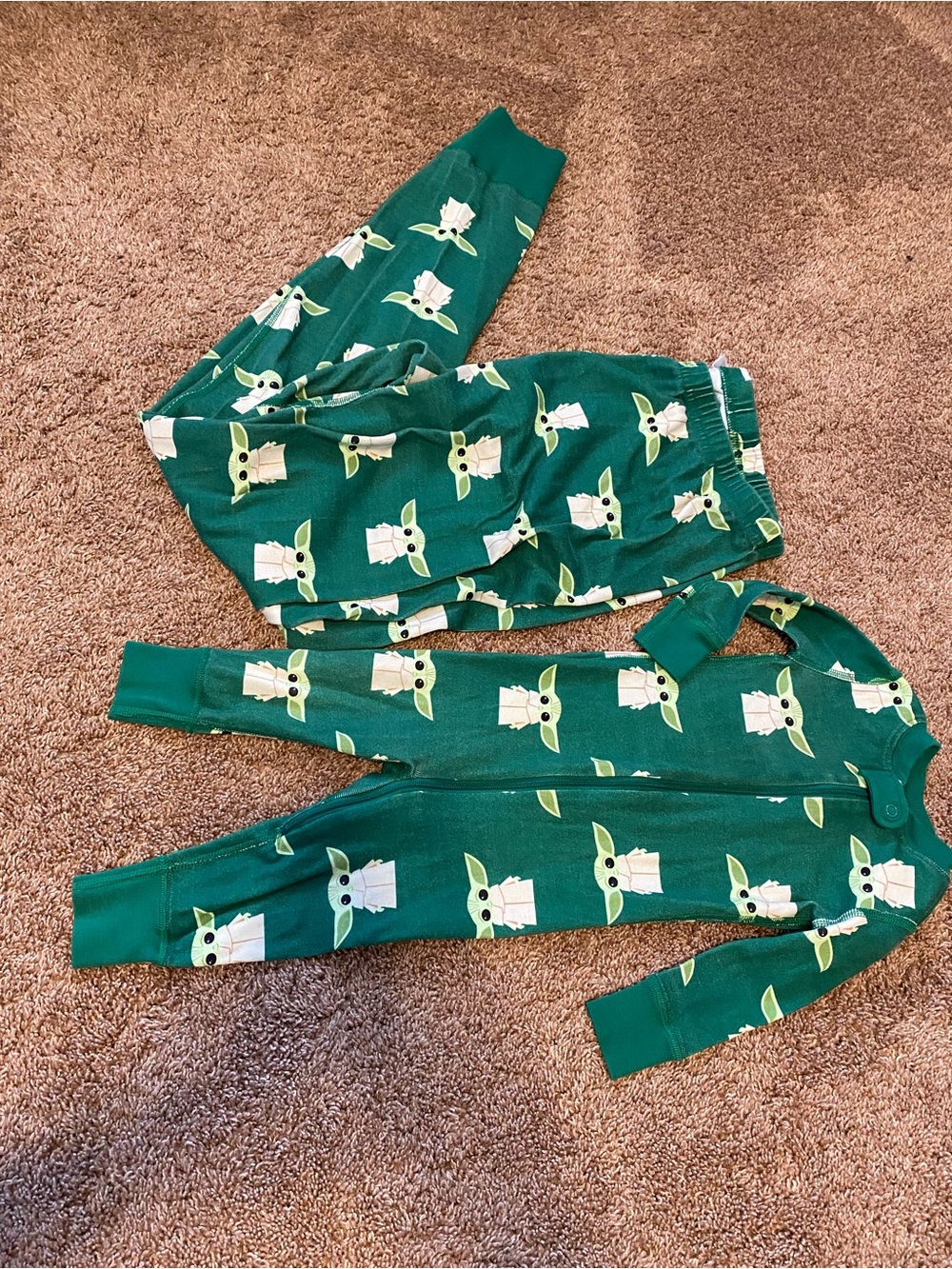 Hanna Andersson Green Grogu Star Wars Pajama mommy and me set bundle